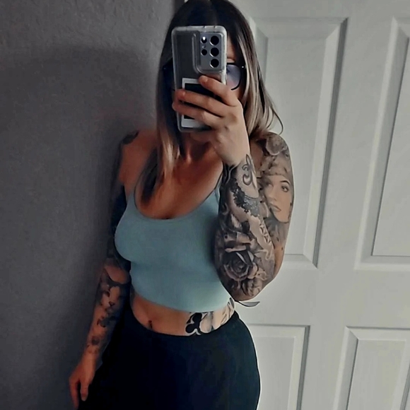 Meet your Posher, Hayley - Picture 4 of 5